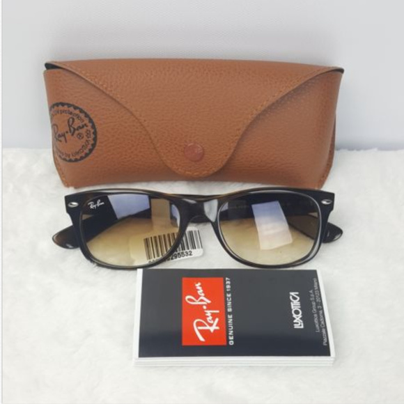 Ray-Ban Accessories - Ray-Ban Wayfarer Unisex Tortoises Sunglasses & Cas